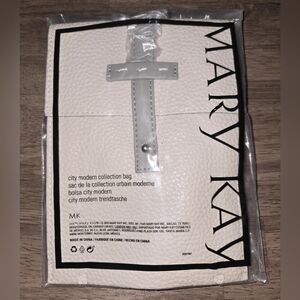 Mary Kay City Modern Collection Crossbody Bag Discontinued Pebble Leather